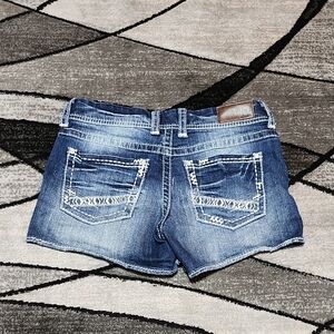 BKE CULTURE EMBROIDERED DISTRESSED METALLIC STITCH DENIM JEAN SHORTS